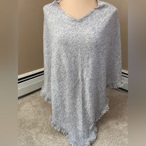 Beryll 100% Cashmere Poncho Sweater USA Made Quiet Luxury Compare New $495